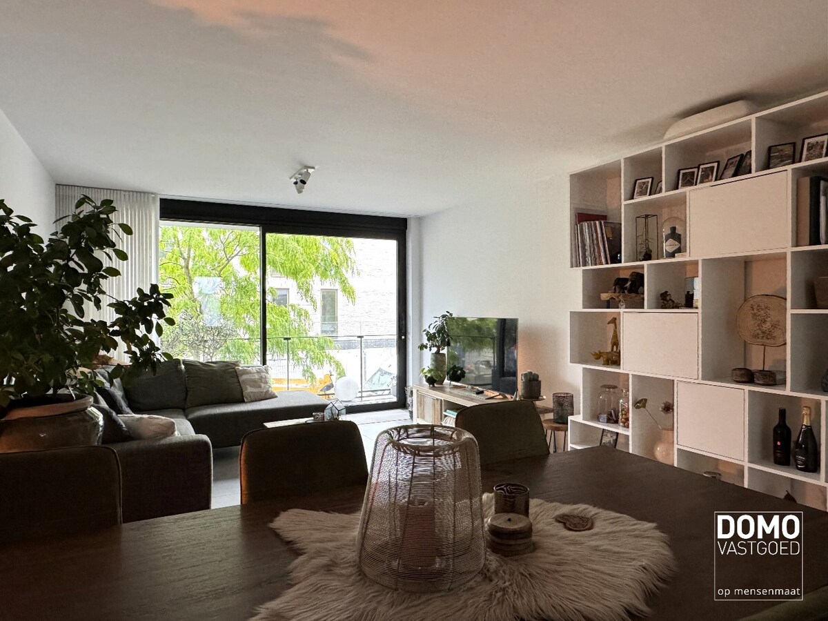 MODERN APPARTEMENT MET TERRAS, LIFT EN 2 SLAAPKAMERS IN DIEPENBEEK 