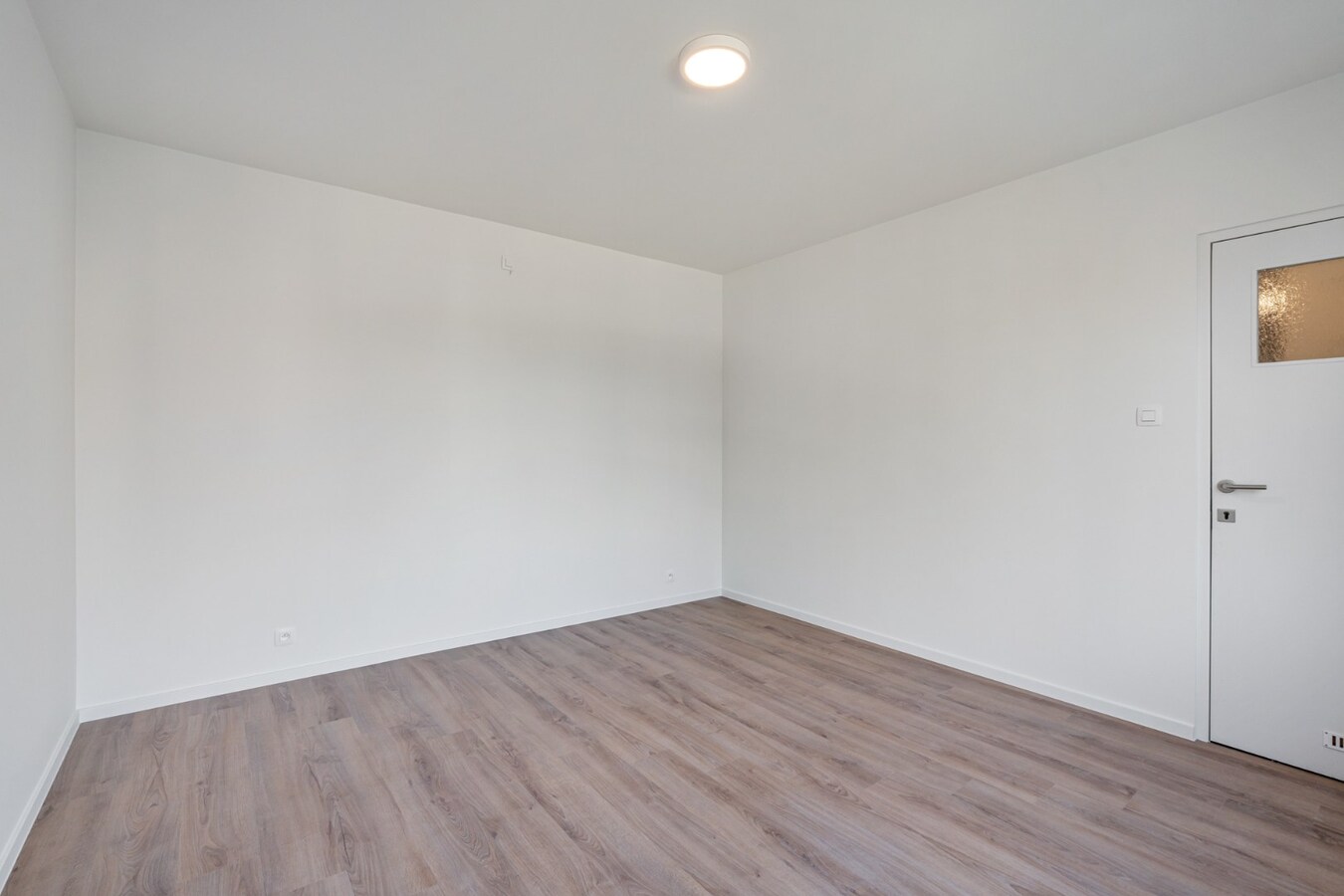 Stijlvol gerenoveerd appartement met moderne uitstraling in het centrum van Maaseik! 