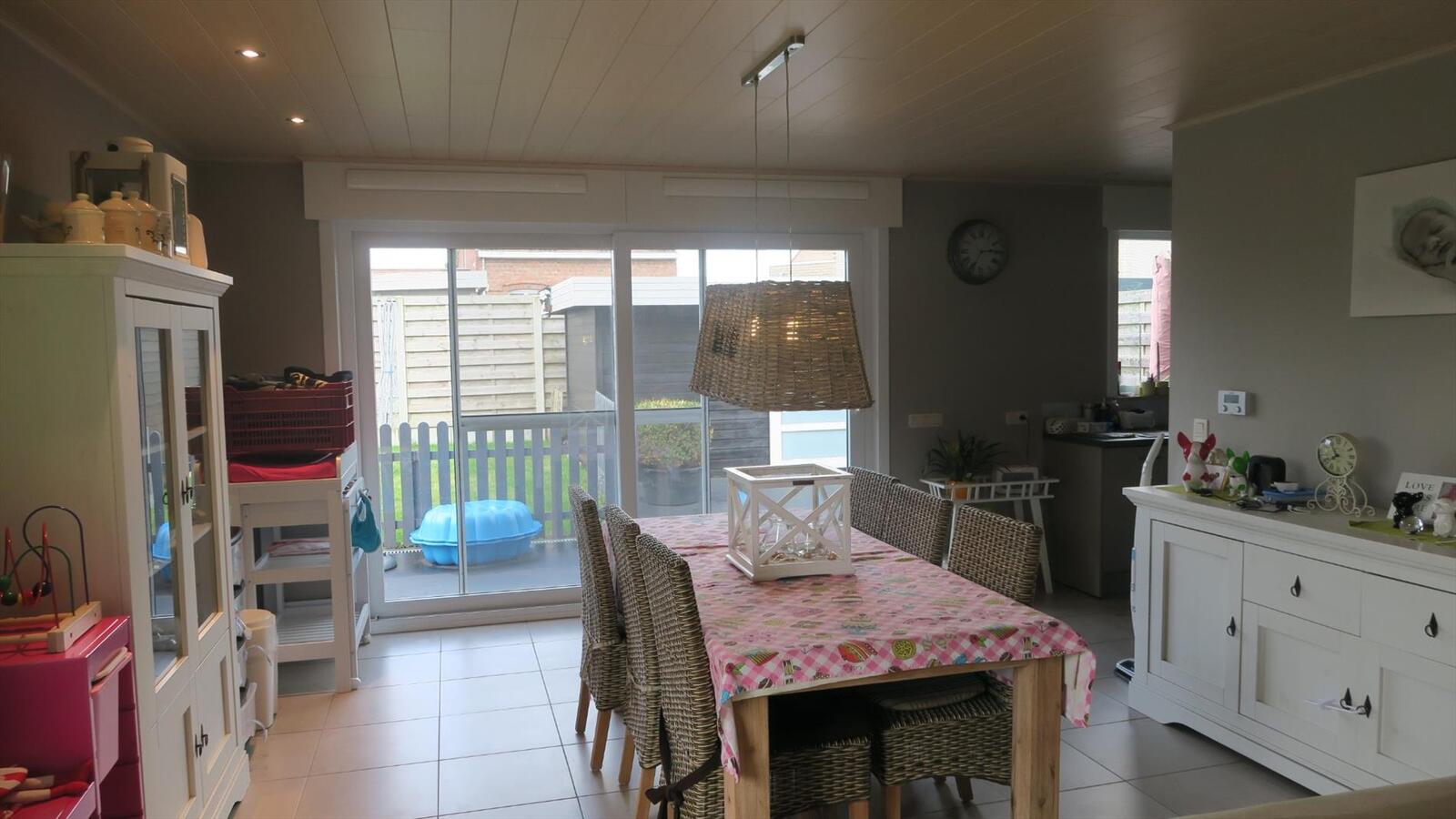 Recente halfopen woning (2012) in rustige woonwijk 