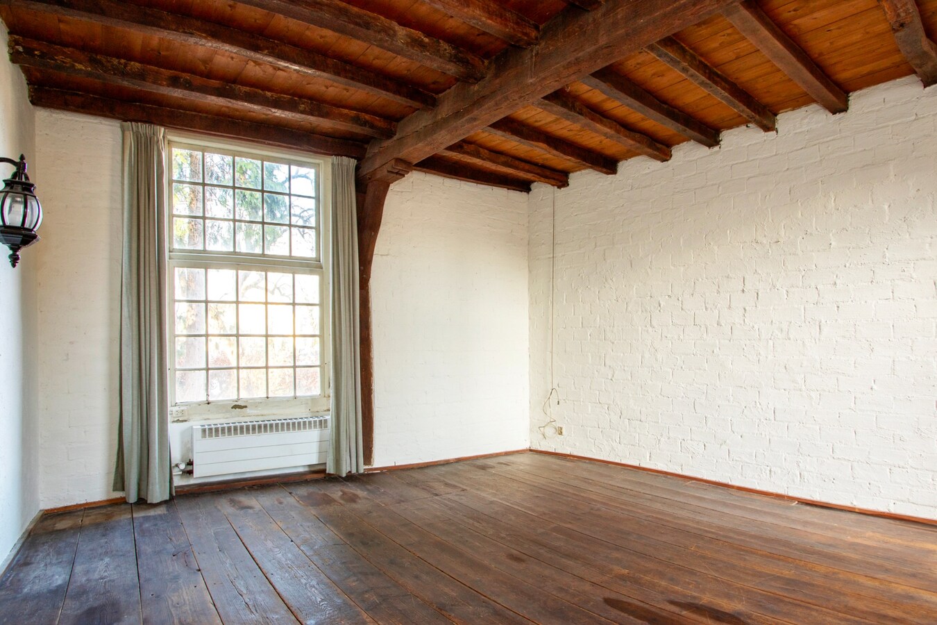 Imposante herenboerderij gelegen in het hart van Hoogeloon. 