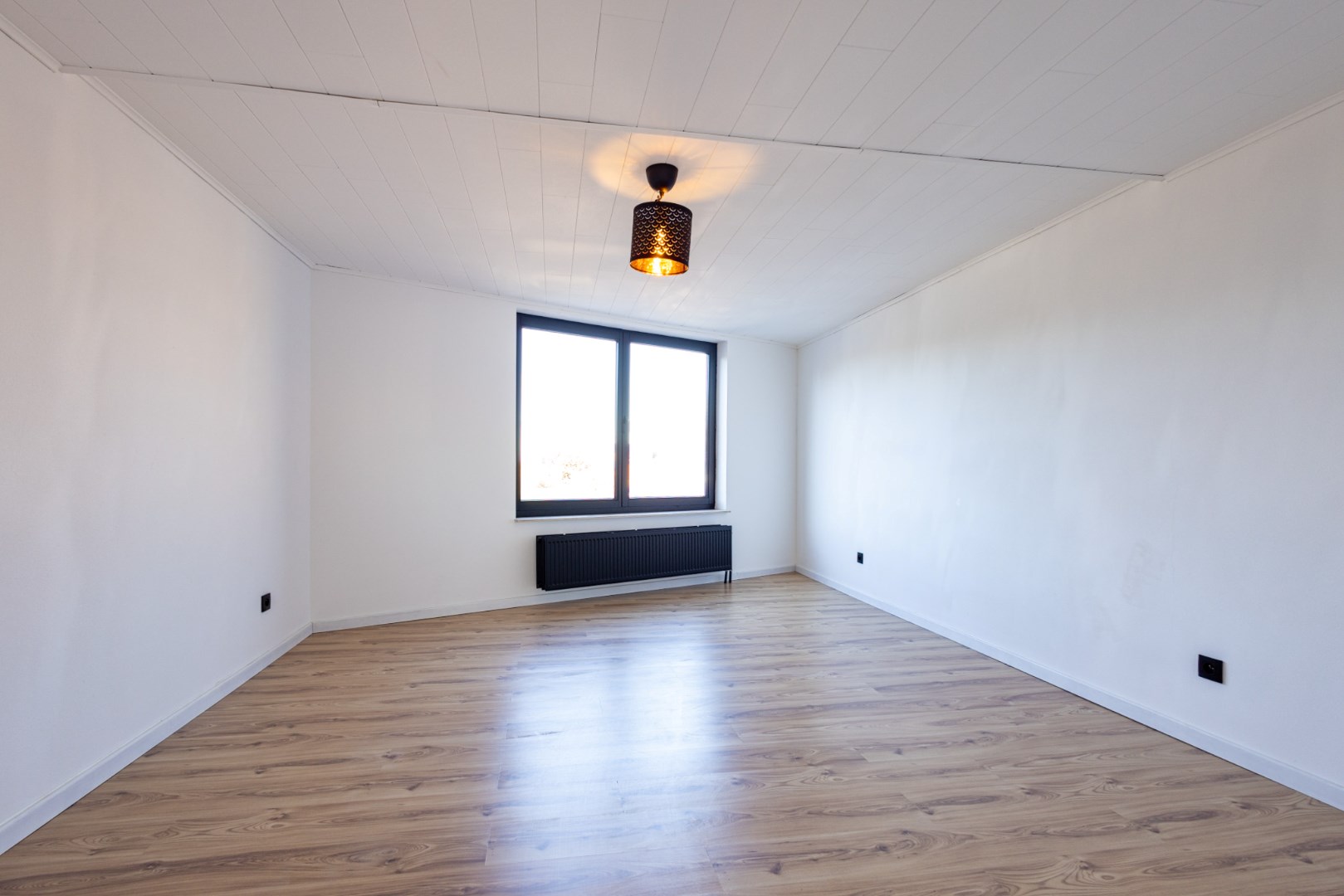 Instapklare woning op 598m² met 3 slpks en tuin te Eeklo 