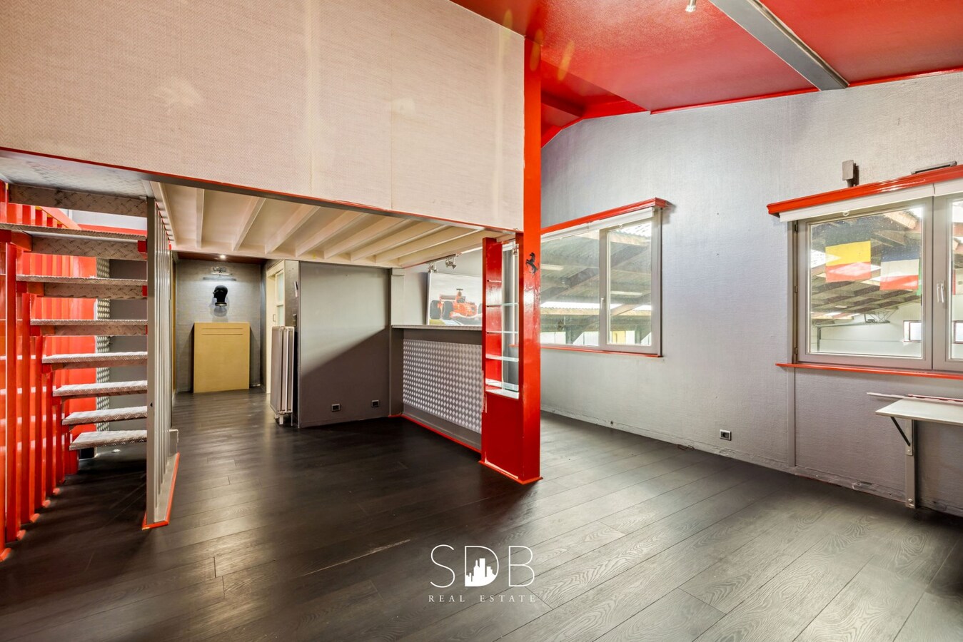 Hedendaagse woning met hippisch complex op circa 2hectare 