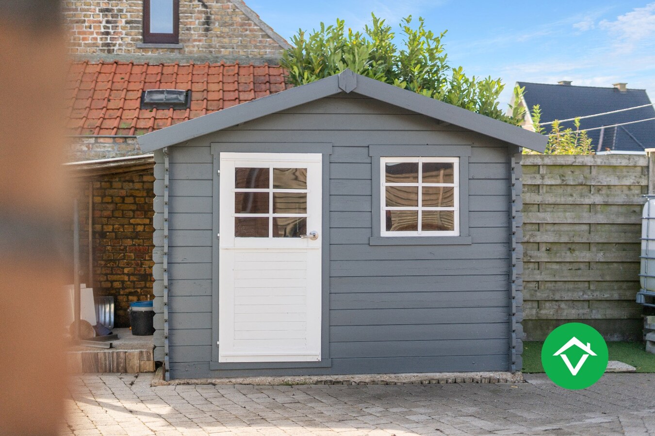 Landelijke woning met bijgebouw en zicht op de velden te koop in Vladslo 