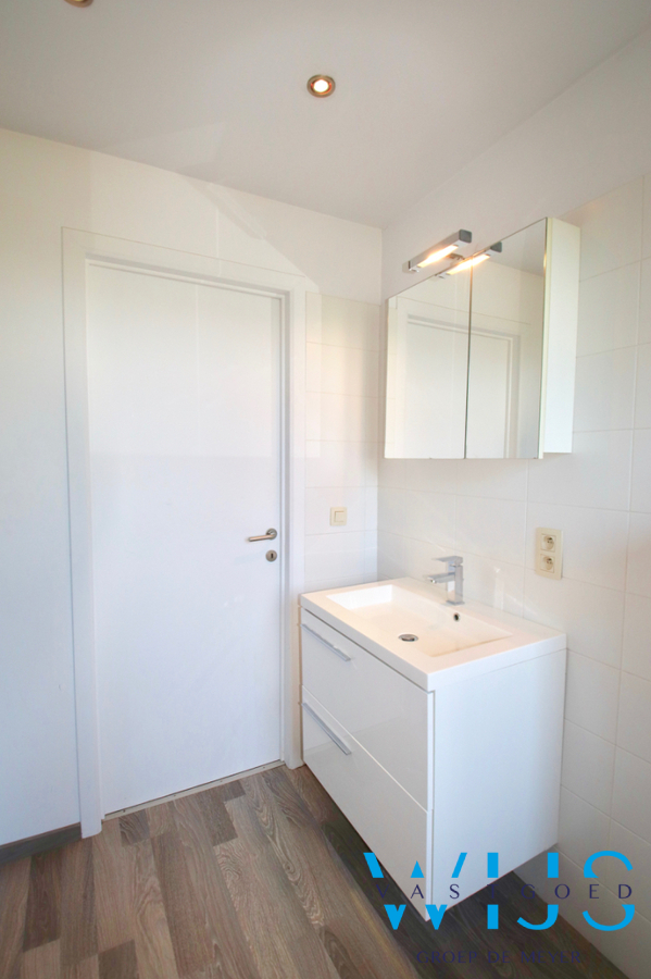 Instapklaar woonhuis met 2 slaapkamers &amp; tuin te SLEIDINGE ! 