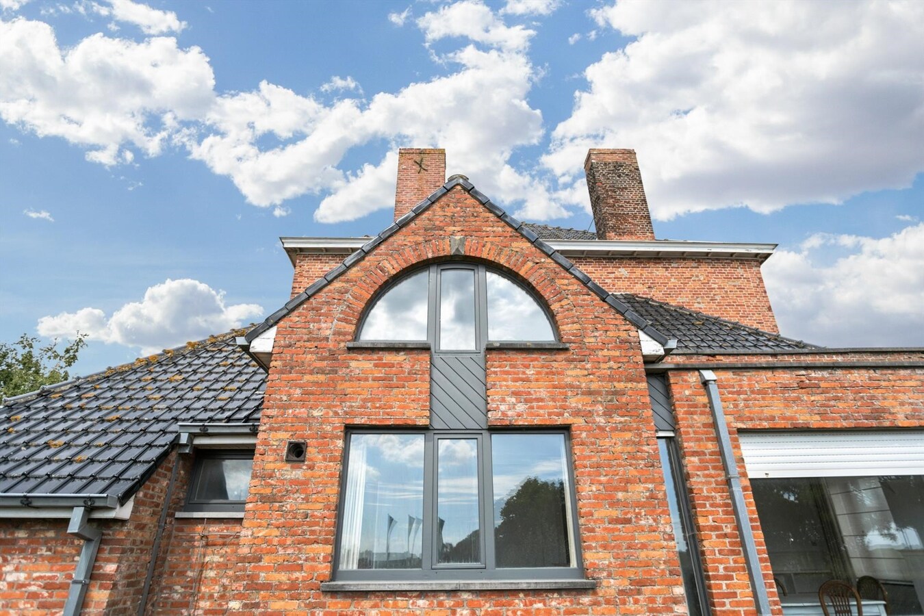 Ruime karakterwoning op groot perceel van 953m² 