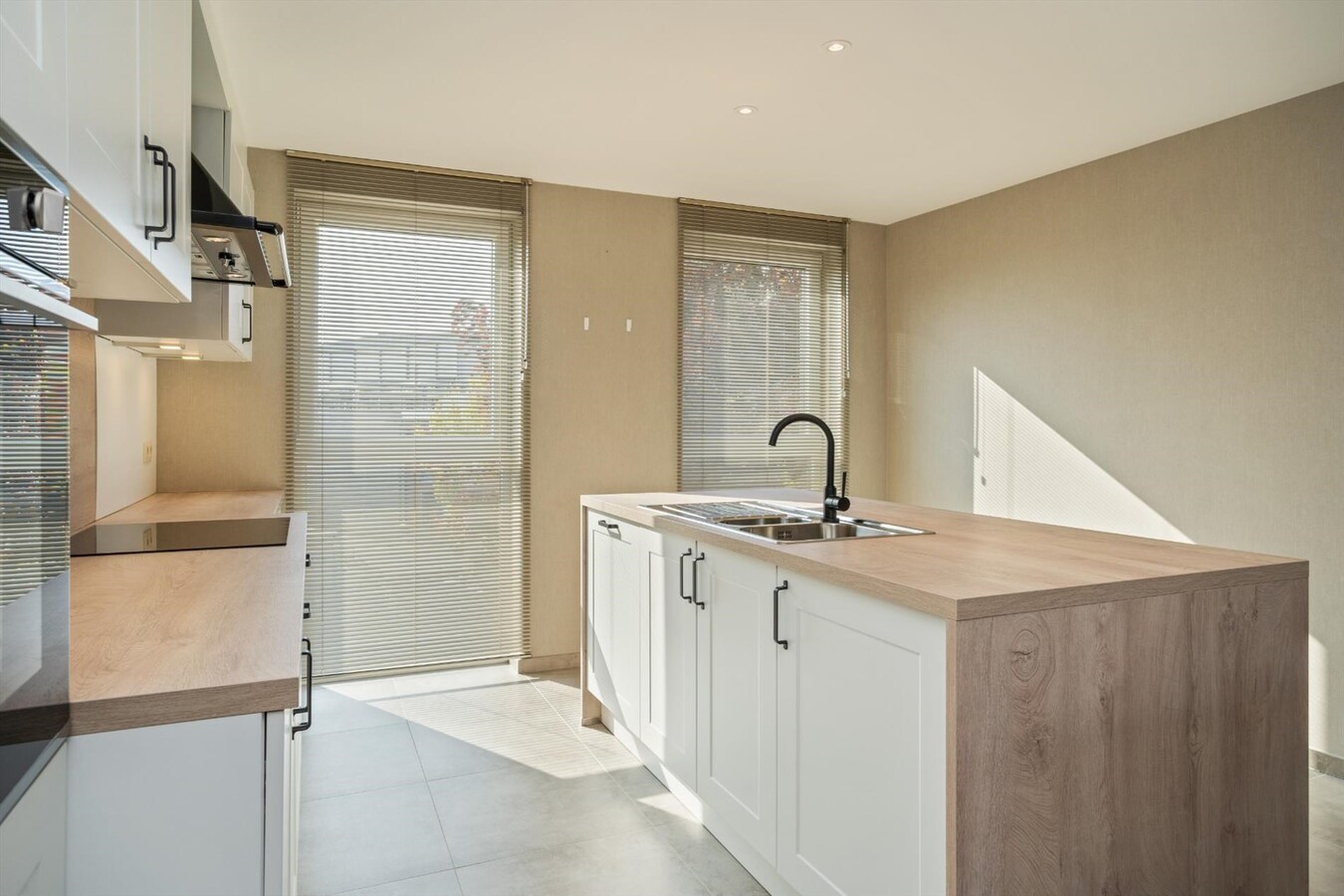 Uitstekend gelegen doorzonappartement met prachtig uitzicht 