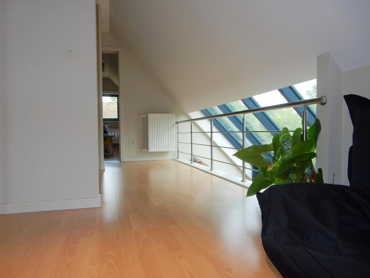 Alleenstaande villa met zonnige tuin op fantastische locatie 