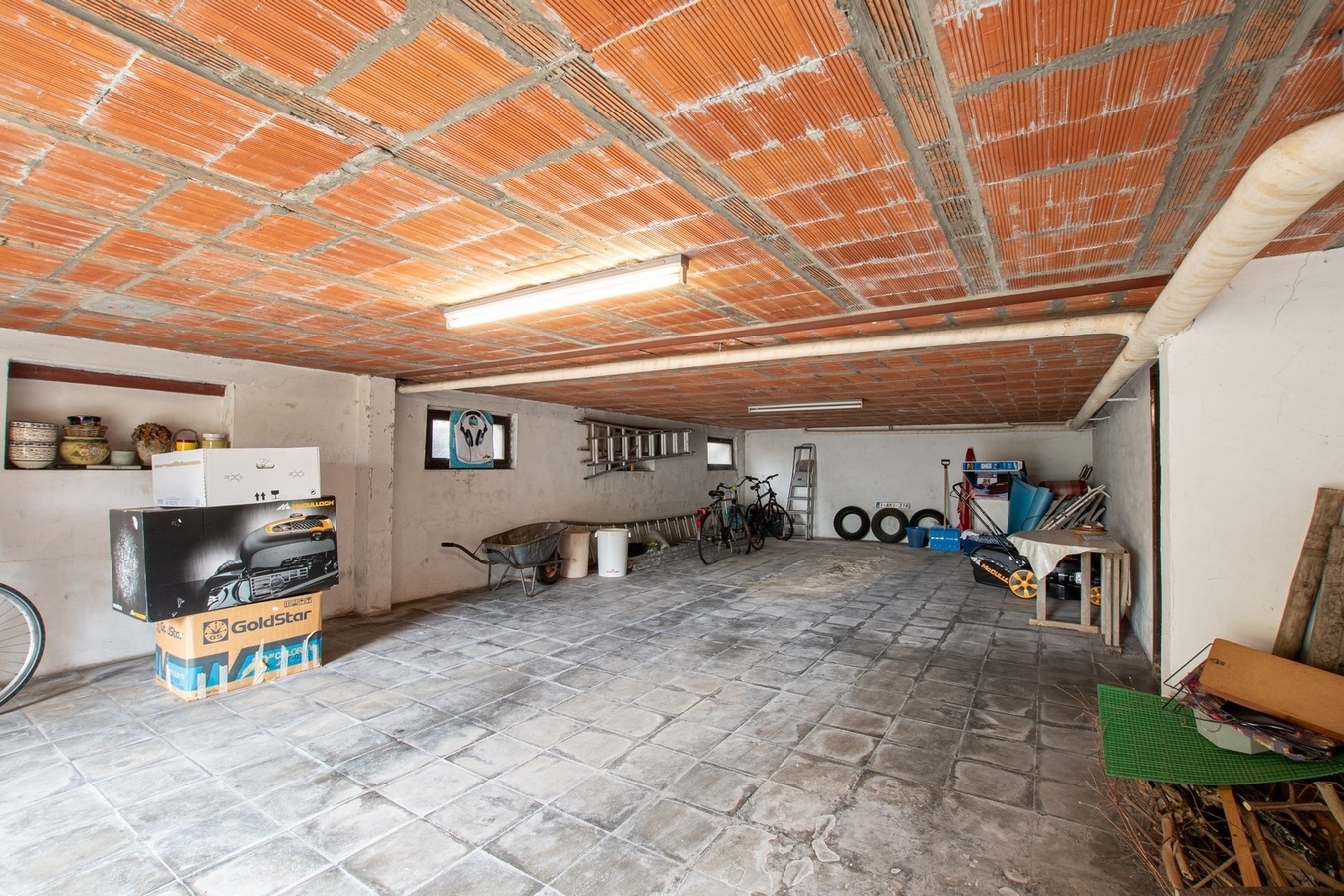 Statige, te moderniseren villa in een residentiële wijk - Blankenberge 