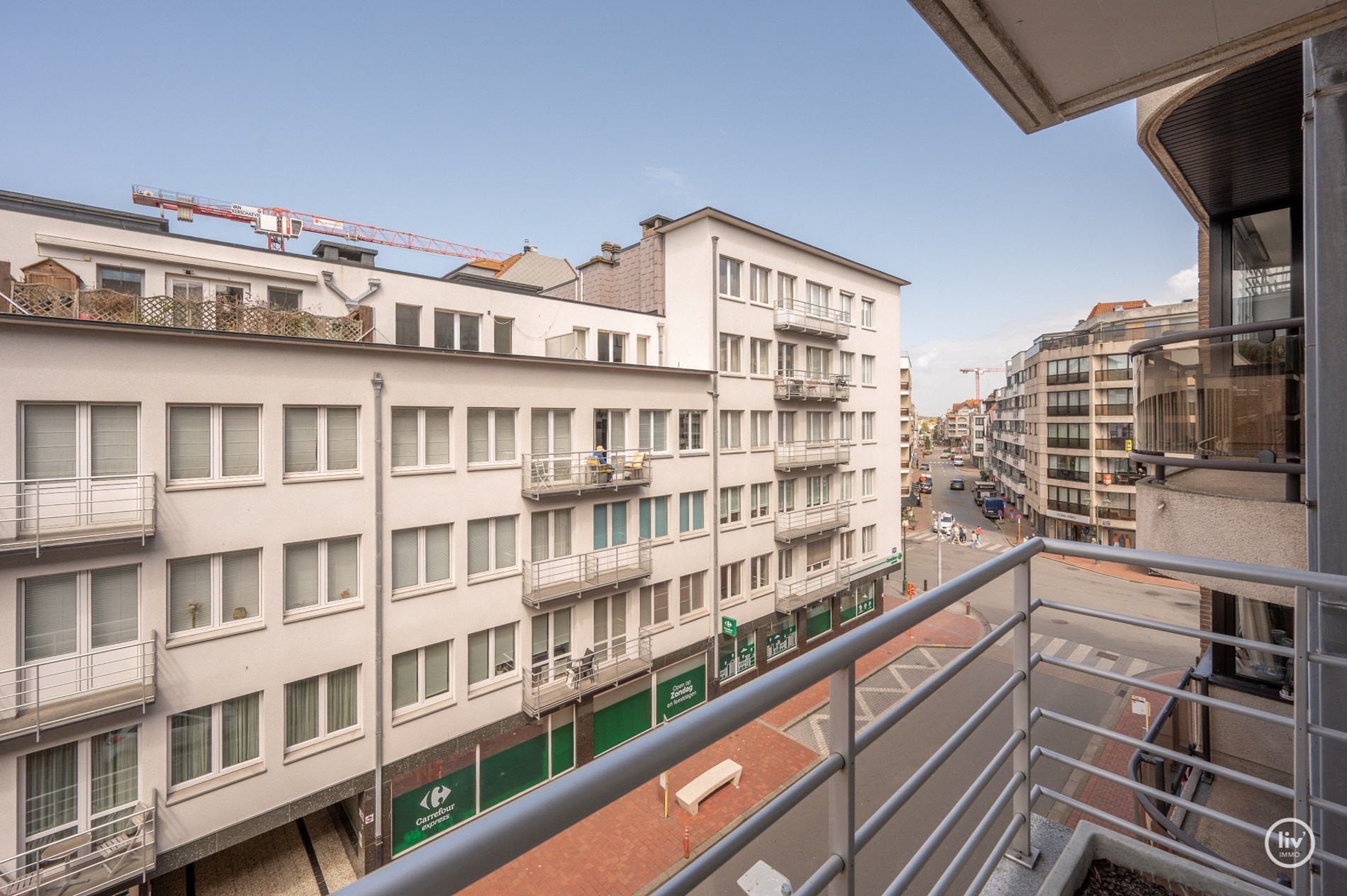 Instapklaar  2-slaapkamerappartement op een centrale ligging te Bayauxlaan in Knokke. 