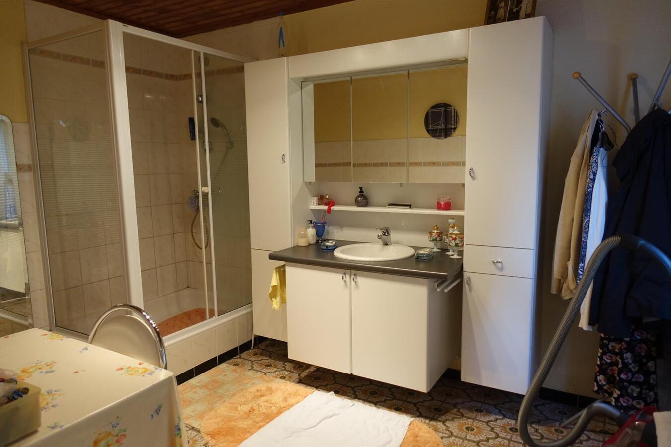 Alleenstaande woning op ruim perceel van 1035 m² 