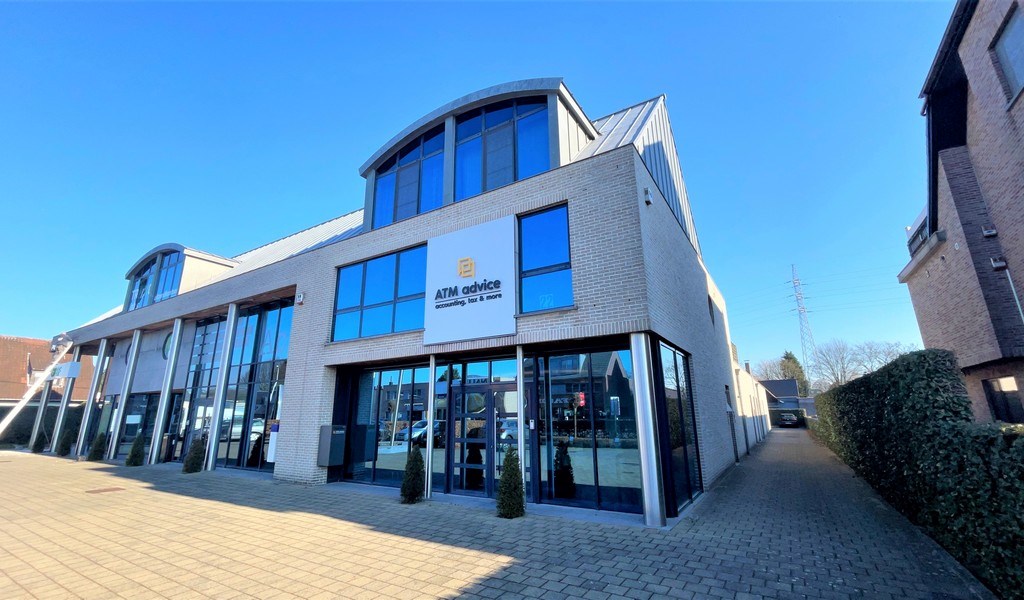 Stijlvol ingerichte en gemeubelde kantoren in business center in Brecht