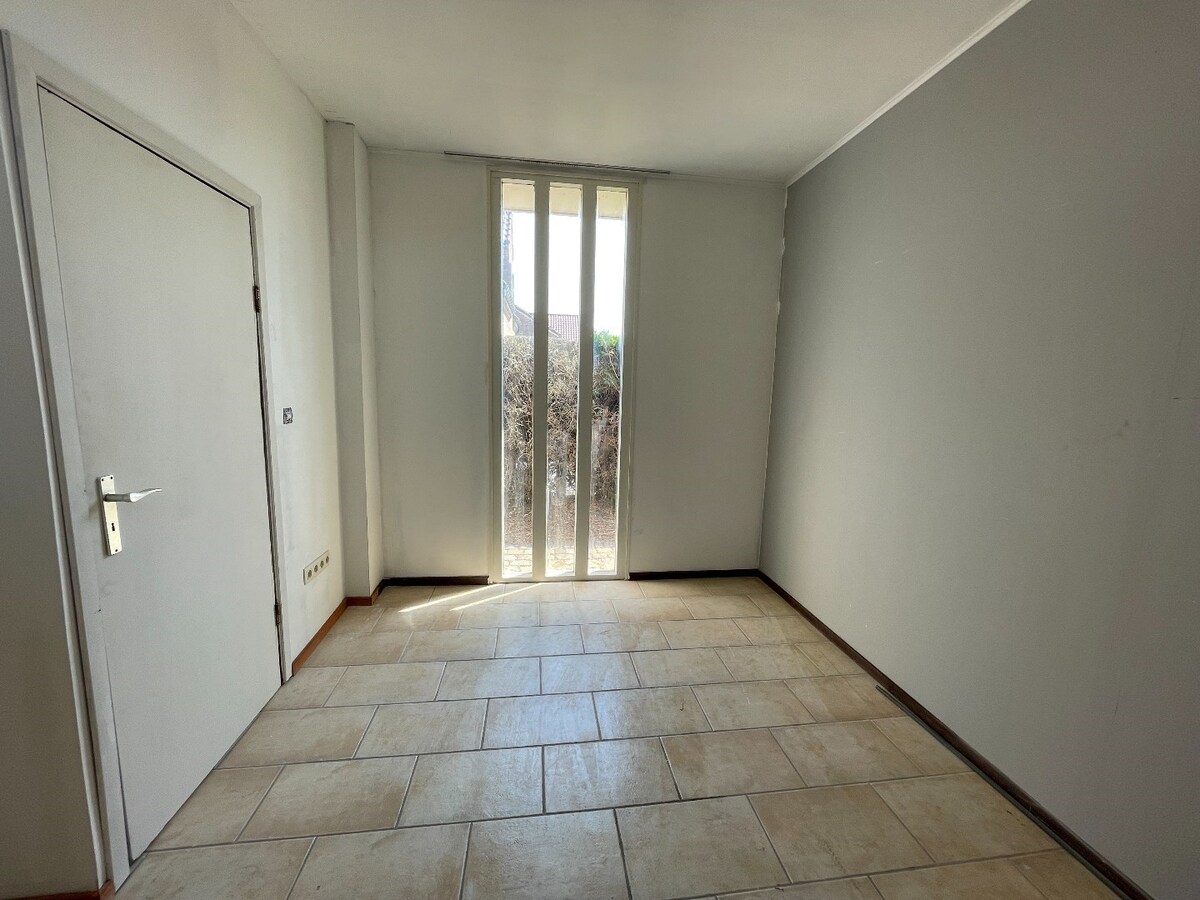 "Ruime open bebouwing met prachtige tuin in Lummen - 3 slaapkamers, bureauruimte en 1 badkamer" 