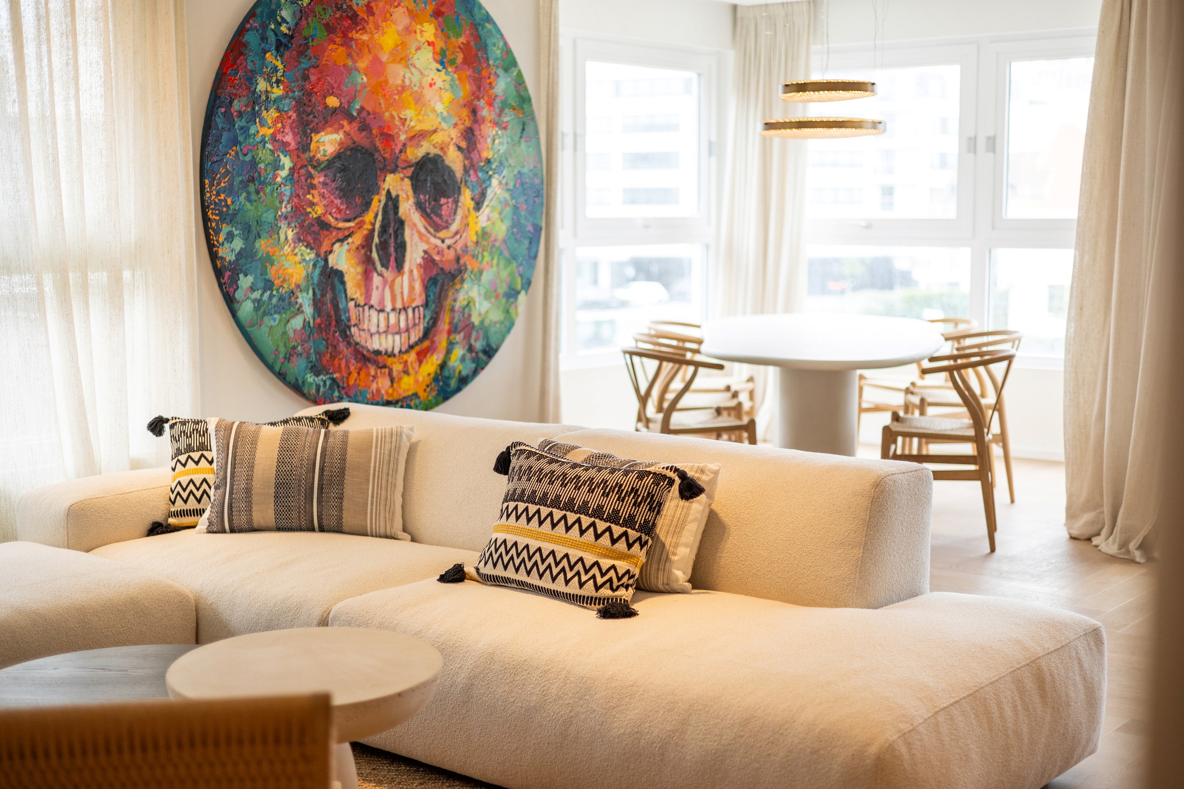 Appartement de 3 chambres entièrement rénové, idéalement situé près de la digue et du casino à Knokke. 