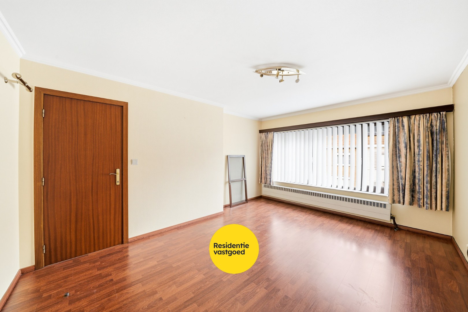 Ruime bel-etage met grote garage en 3 slaapkamers 