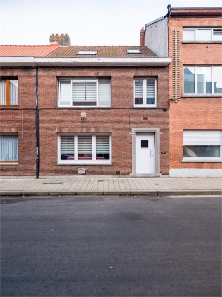 VERKOCHT!! Ruime en instapklare gezinswoning! 