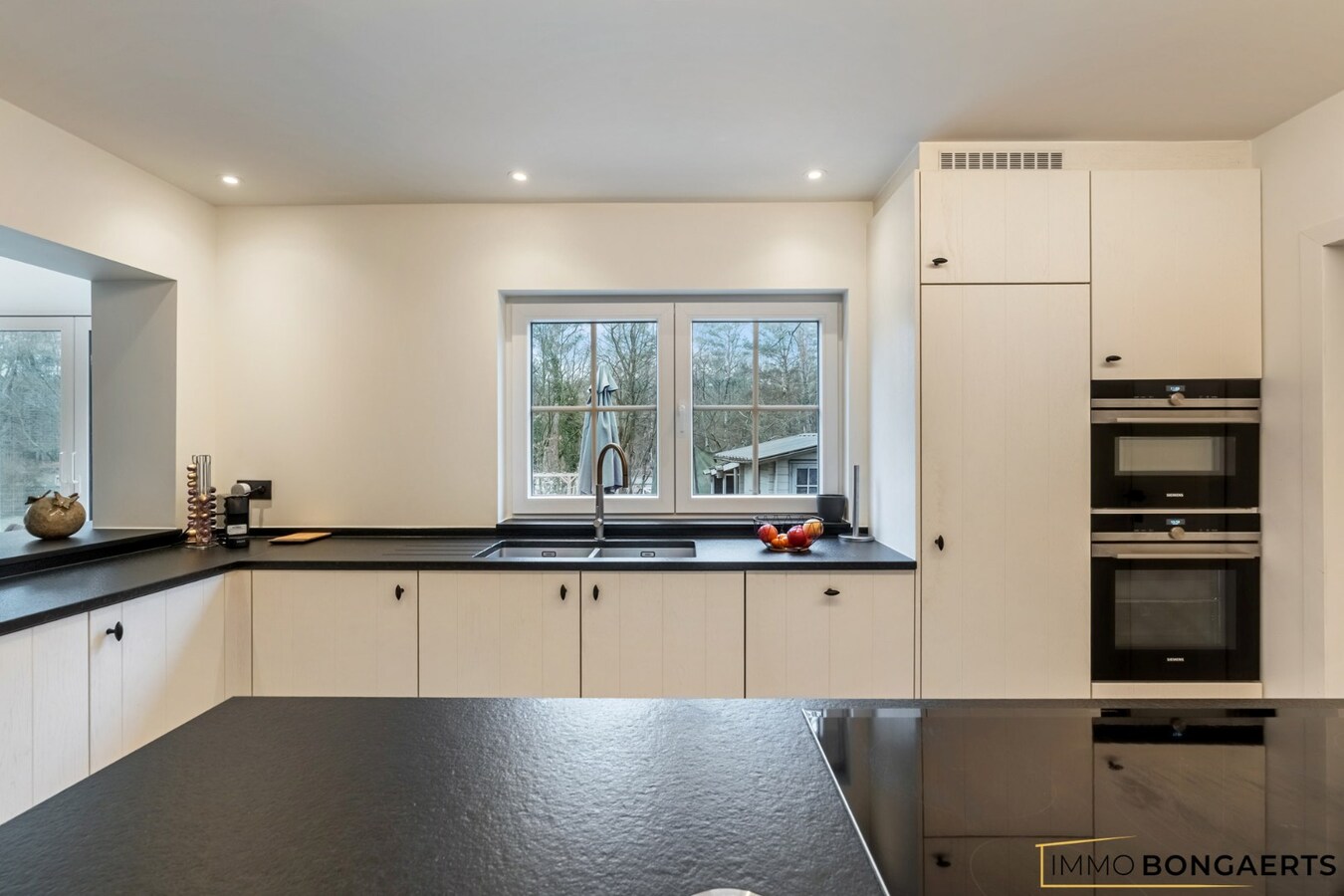 Gerenoveerde woning met 4 slaapkamers op rustige ligging 