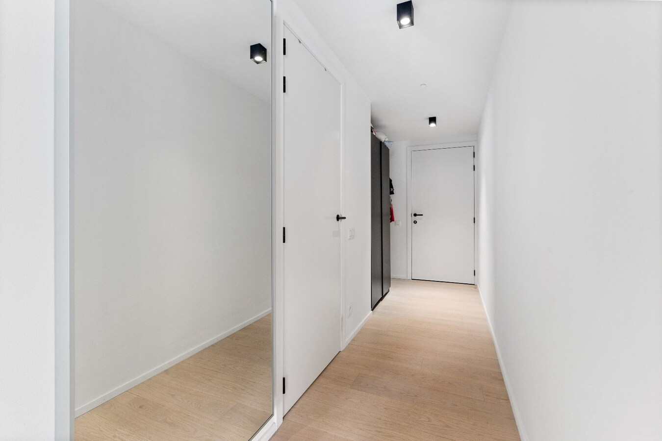 Instapklaar appartement met 2 slaapkamers en autostandplaats te Koekelare 