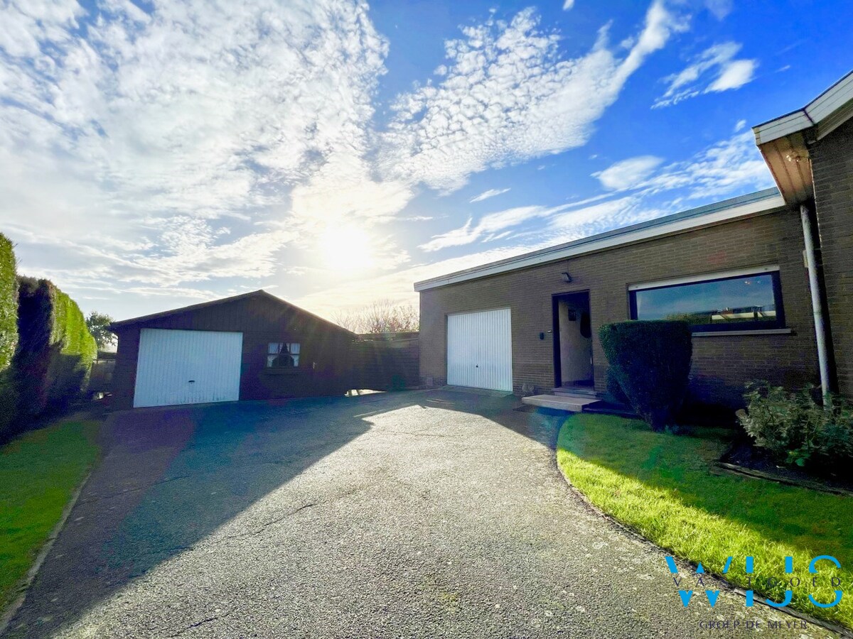 Zeer goed onderhouden woonhuis op 1.165m² te ERTVELDE ! 