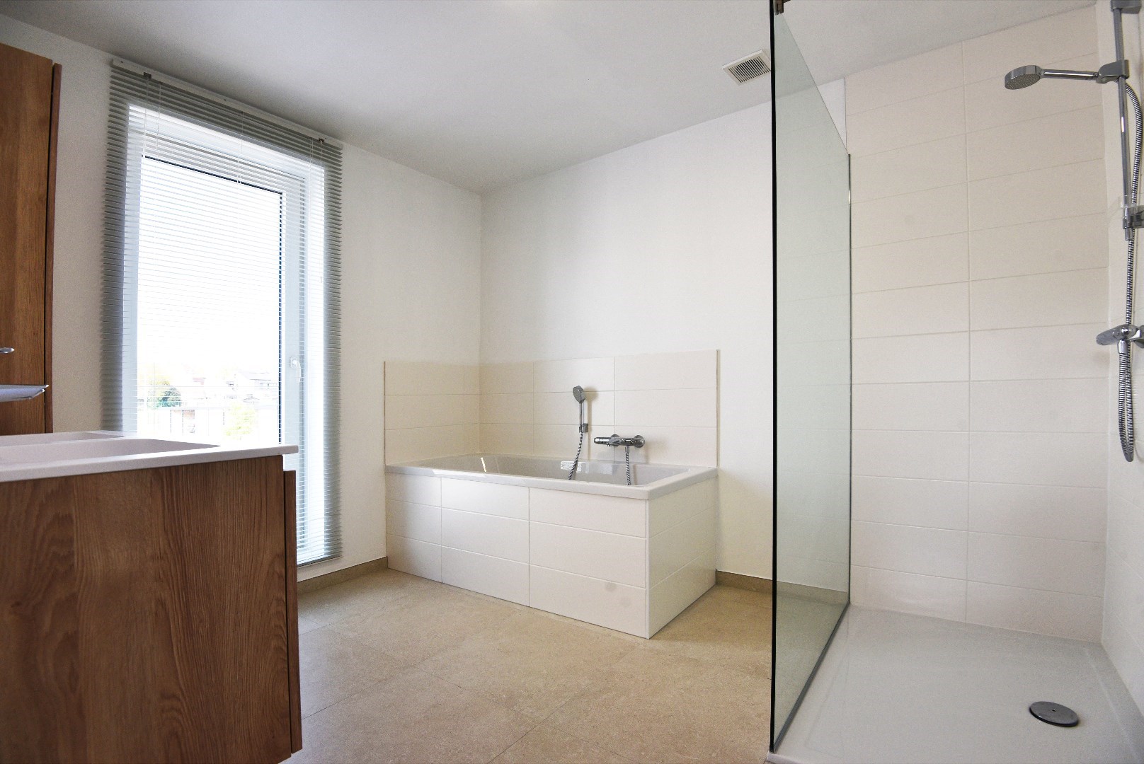 Open nieuwbouw met 3 slaapkamers en tuin te Aalter 