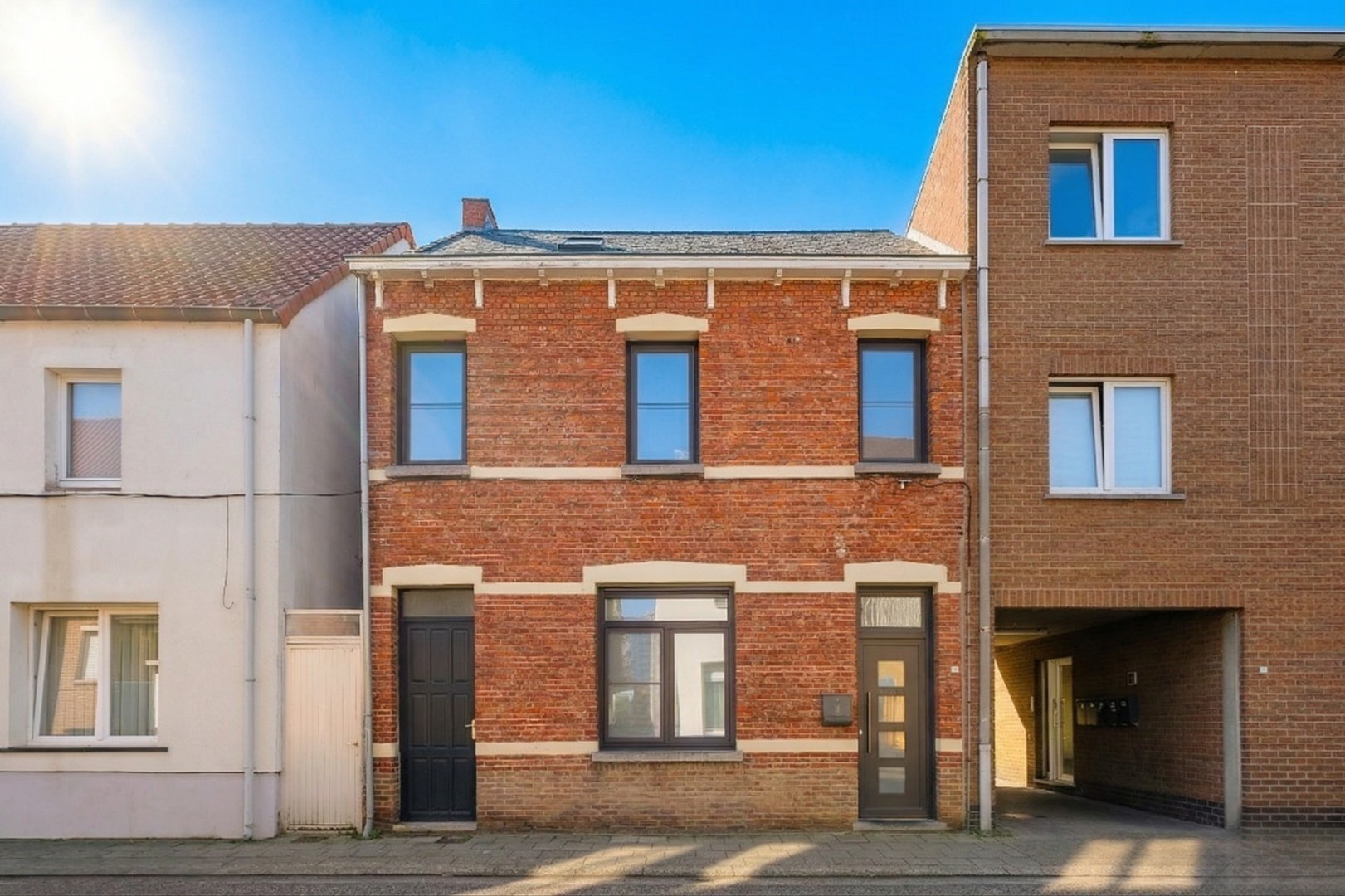 Charmante gezinswoning met zonnige tuin nabij het centrum van Zele 