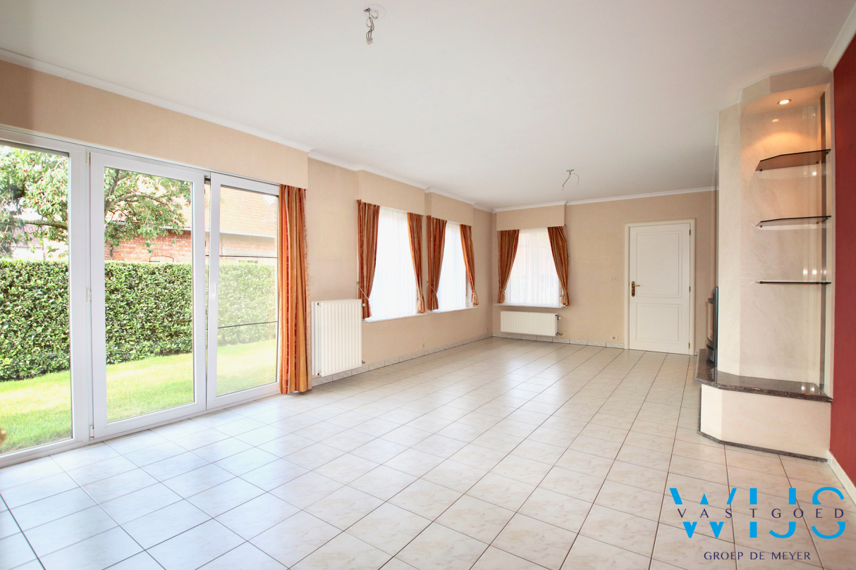 Leuke gezinswoning met 4 slaapkamers &amp; tuin te Oosteeklo ! 