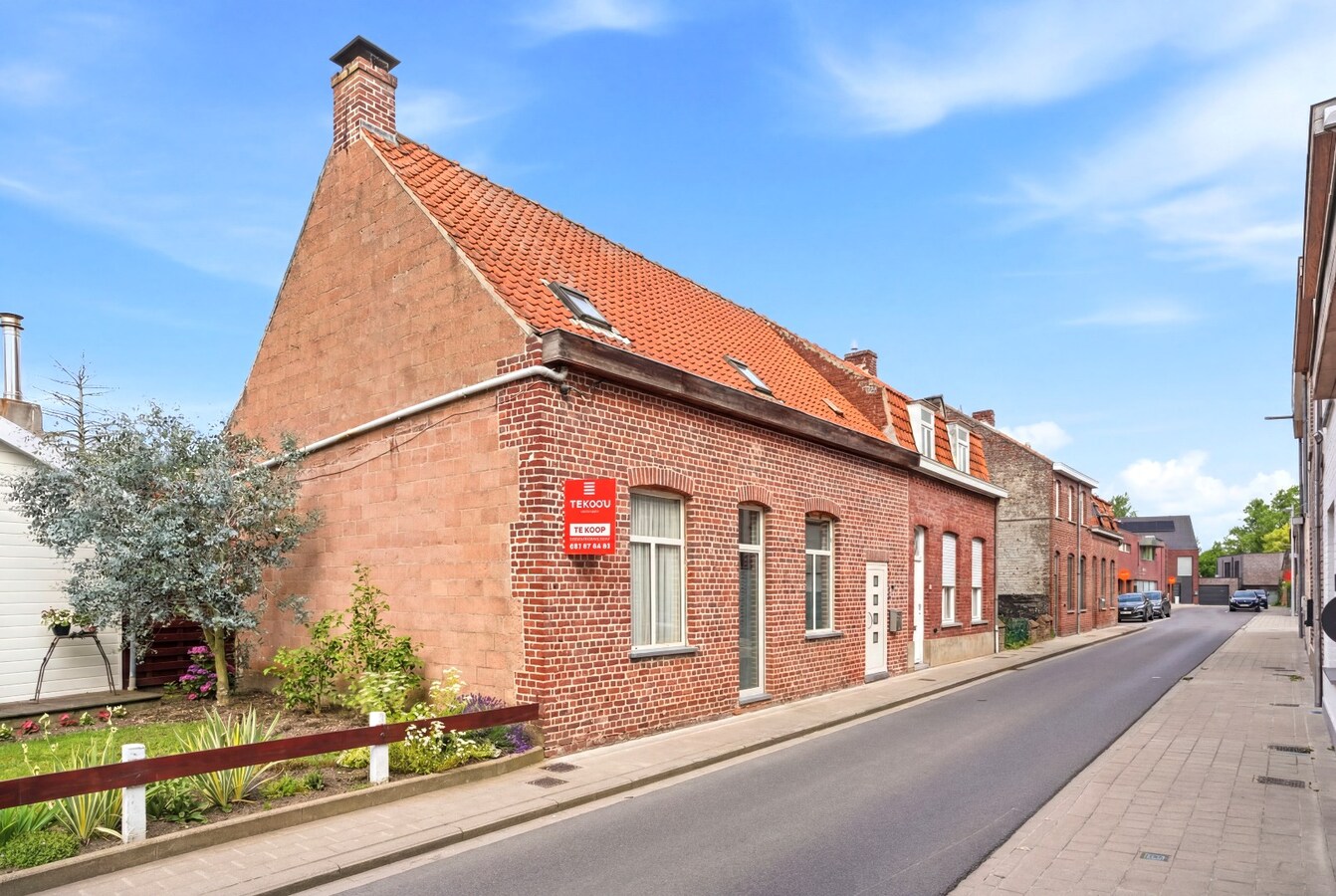 Instapklare woning met 4 slaapkamers te koop in het hartje van Poperinge! 