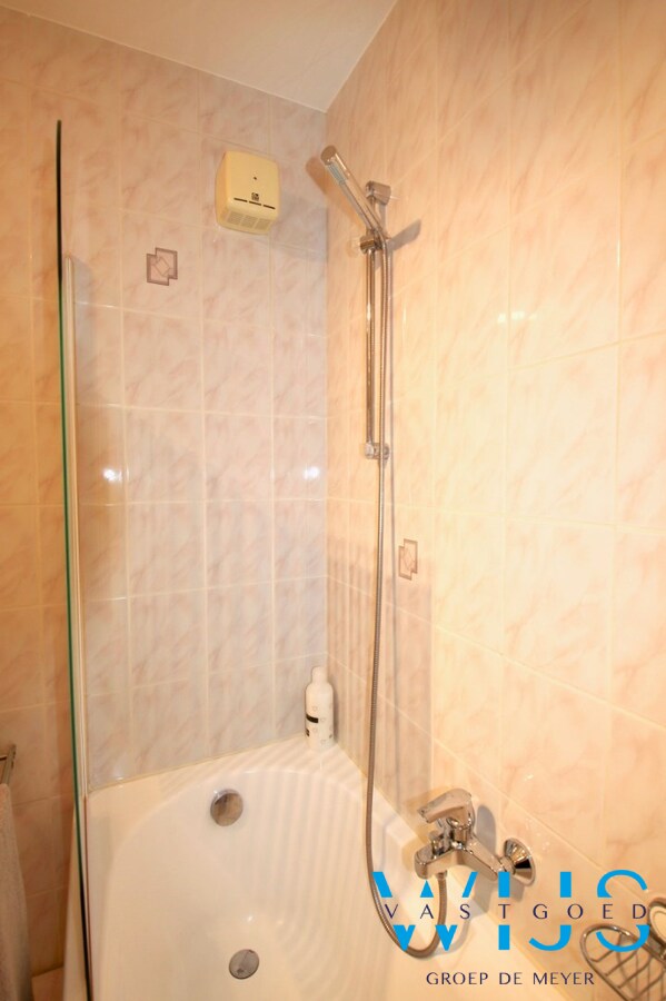 Ruim &amp; energiezuinig 2 slaapkamerappartement te EVERGEM ! 