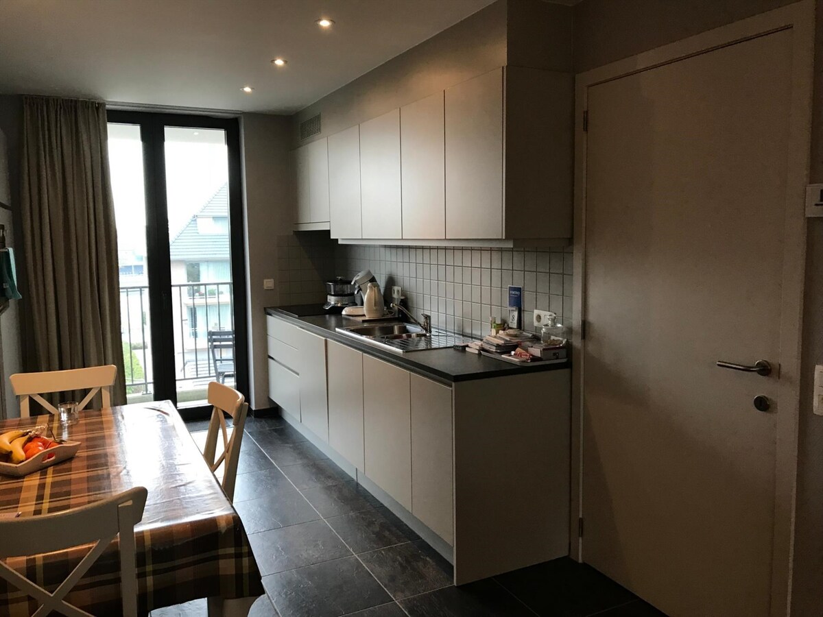 Ruim 2 slaapkamerappartement op de Markt in Houthulst 