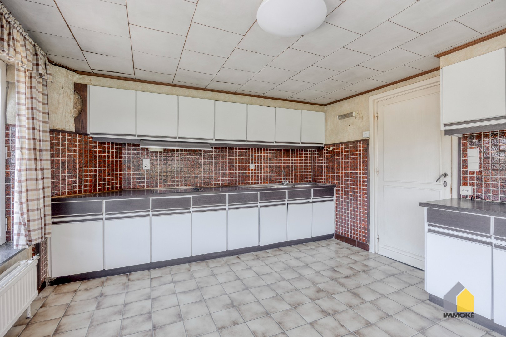 Karaktervolle, halfvrijstaande woning op 7a 31ca met aangrenzend weiland 16a 50ca. 