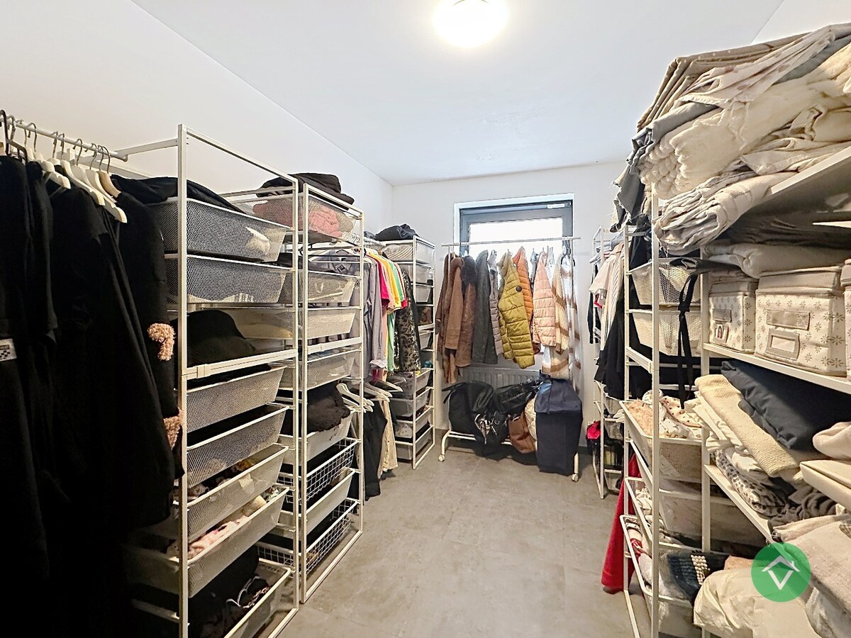 Verrassende rijwoning met 3 slaapkamers en garage te Oostende 