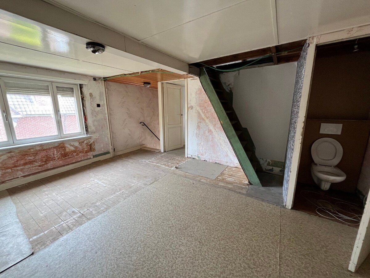 Te renoveren half open bebouwing te Gavere 