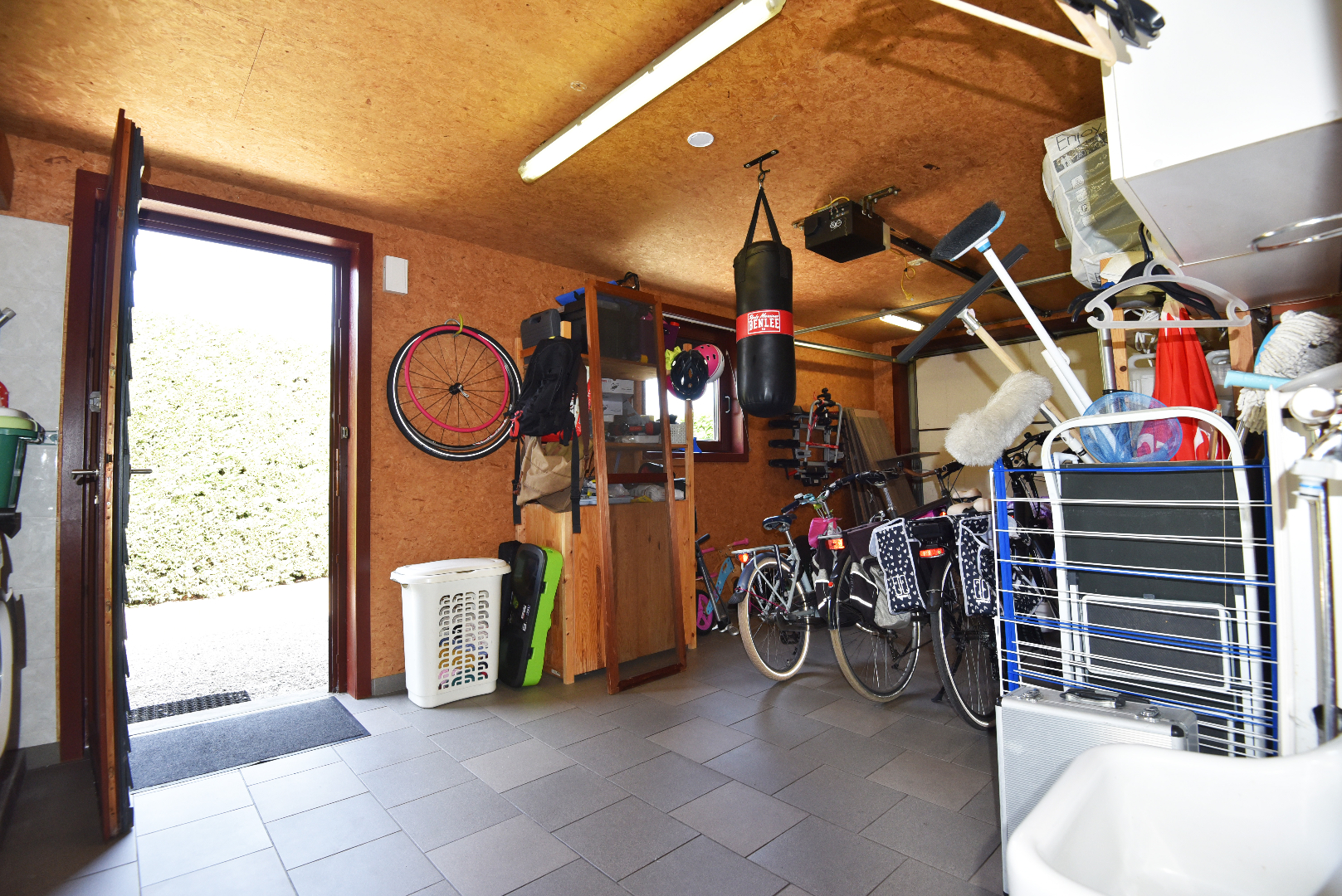 Gezinswoning 3 slpks, garage en tuin, rustig gelegen te Maldegem (Kleit) 