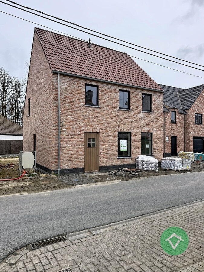 Alleenstaande nieuwbouwwoning met 4 slaapkamers en tuin te Koekelare 