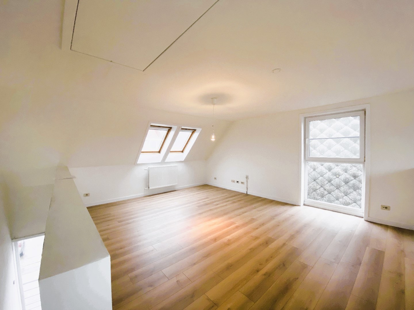 Moderne verhuurde loft-woning met dakterras in hartje Desselgem! 