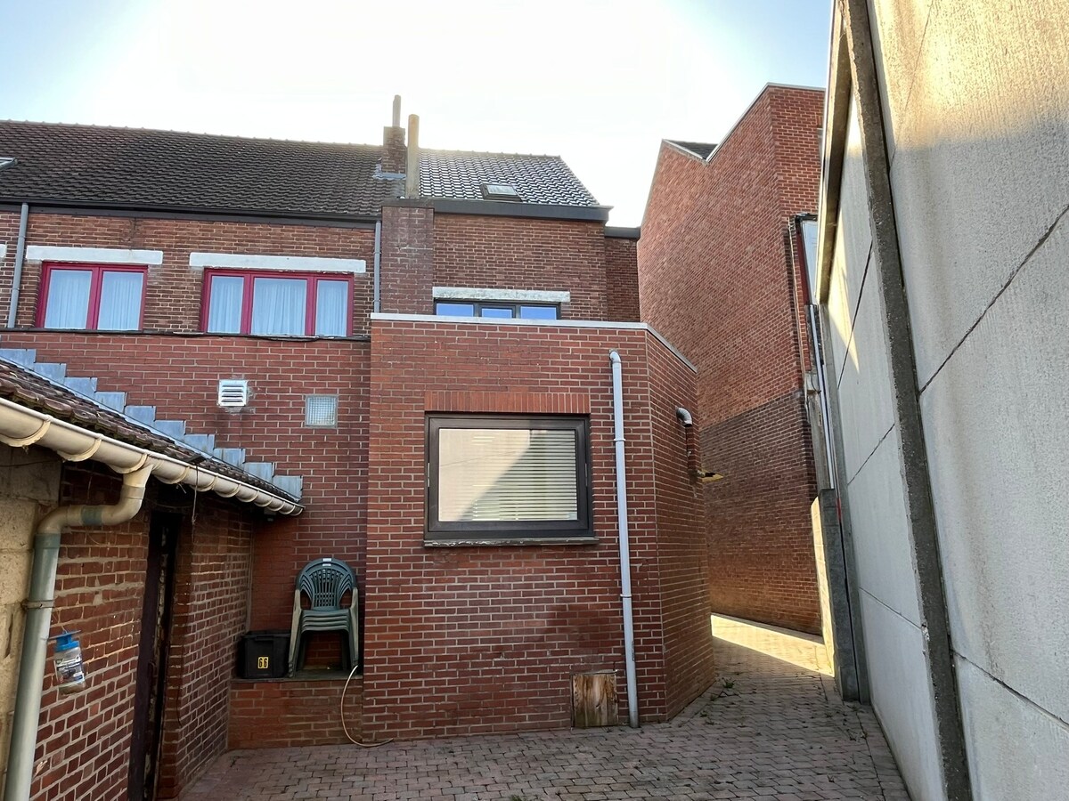 Interbellum-woning met 4 slaapkamers en tuin 