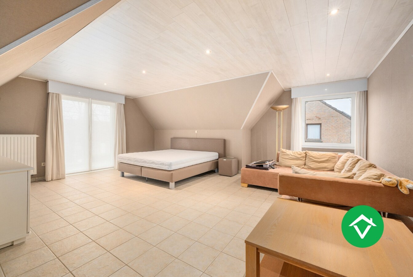 Alleenstaande woning met 4 slaapkamers te Ichtegem 