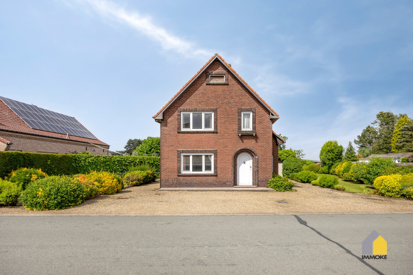Te renoveren woning met 3 slpks op een perceel van 6 a 44 ca. 