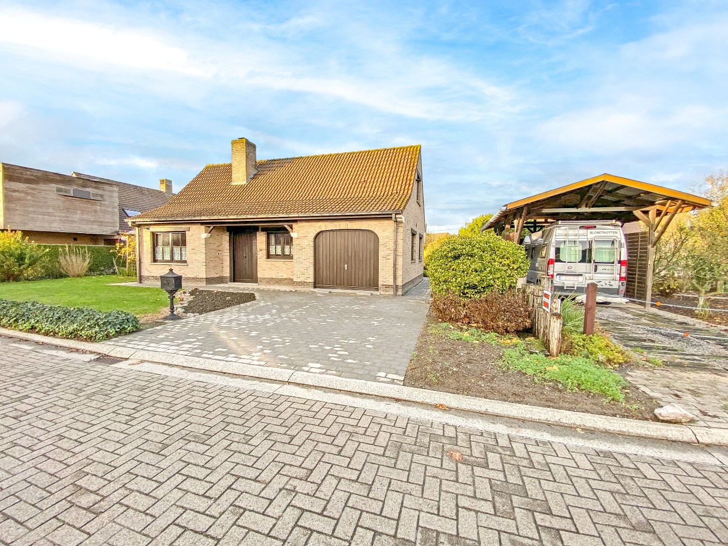 Praktische alleenstaande woning op 1198m² te centrum Veurne! 