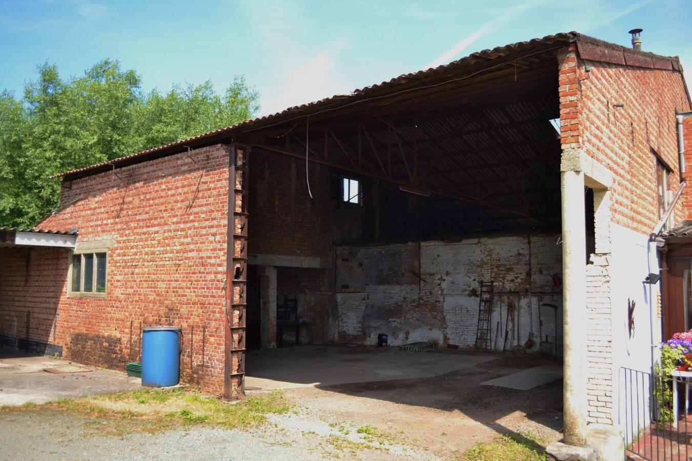 Te renoveren hoeve te Schelle op ca. 1.300M² 