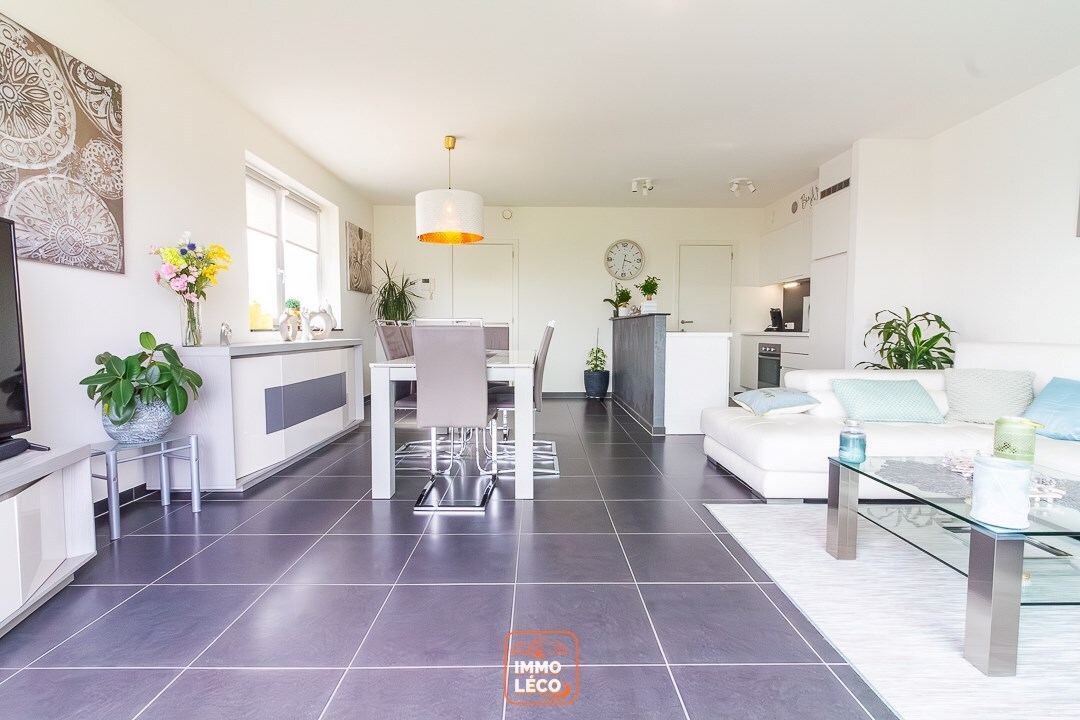 Appartement moderne avec terrasse et parking privé, en face du parc de Mouscron ! 