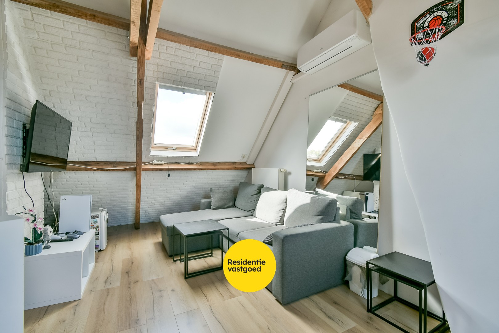 Halfopen woning met verhuurde buitenunit – extra inkomsten vanaf dag één! 