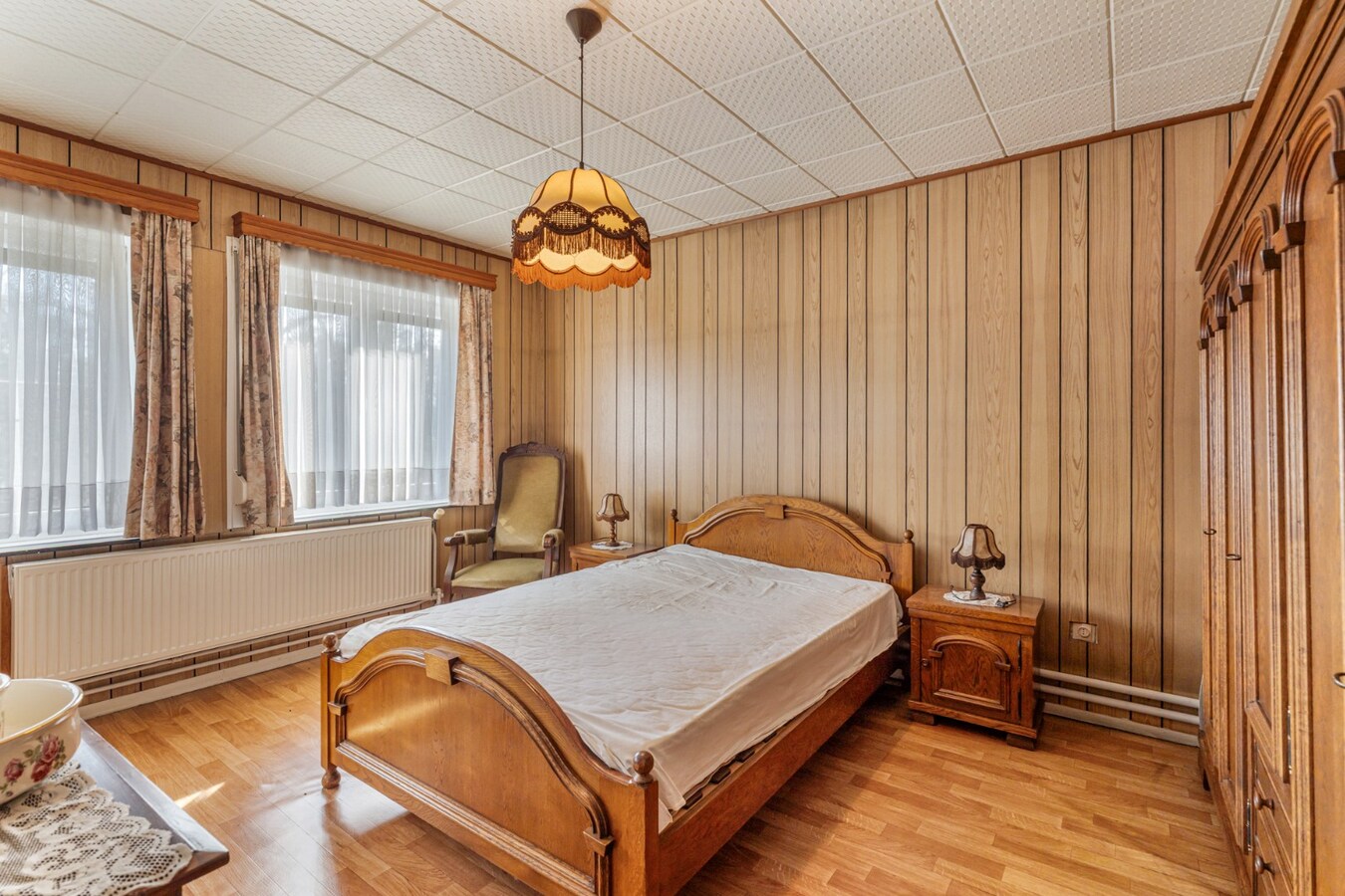 Halfvrijstaande gezinswoning met veel mogelijkheden op een perceel van 8are! 