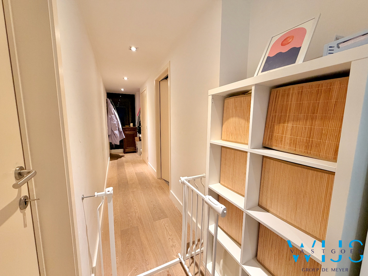 Ruim gelijkvloers appartement met tuin en 2 parkeerplaatsen in Gent! 