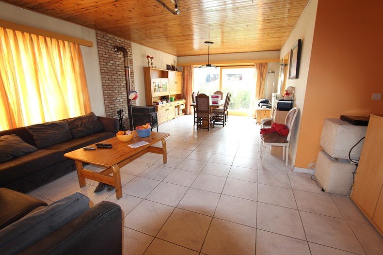 Bedrijfsgebouw met woonst te Eernegem 