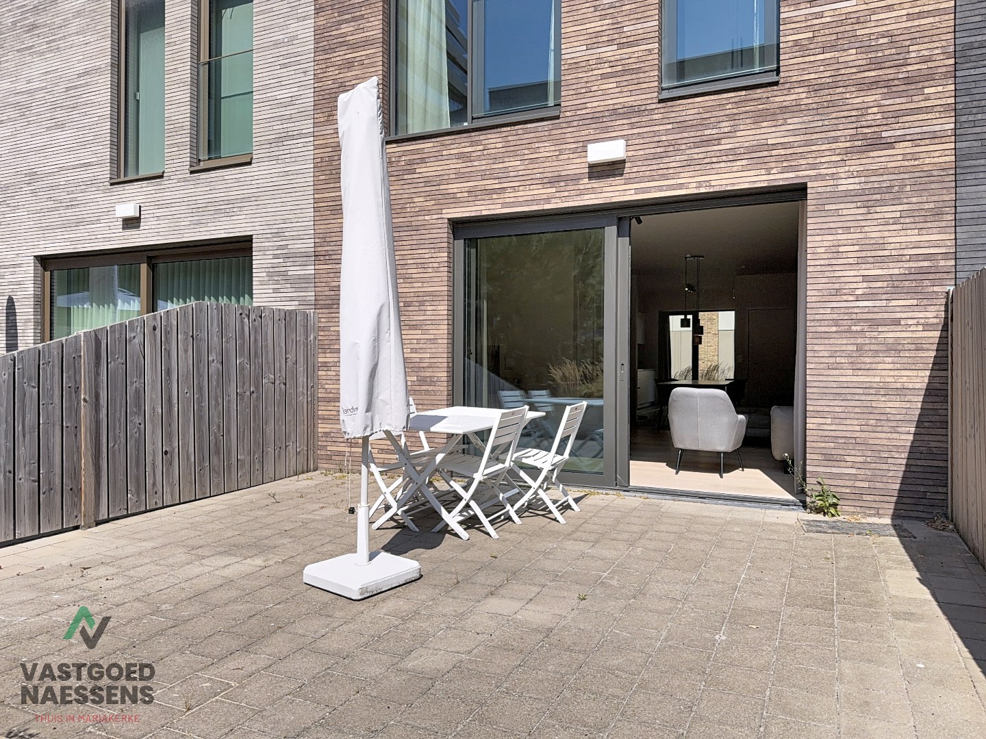 SCHITTEREND DUPLEX-APPARTEMENT – 3 SLPK – 2 BADKAMERS – ZONNIG TERRAS 