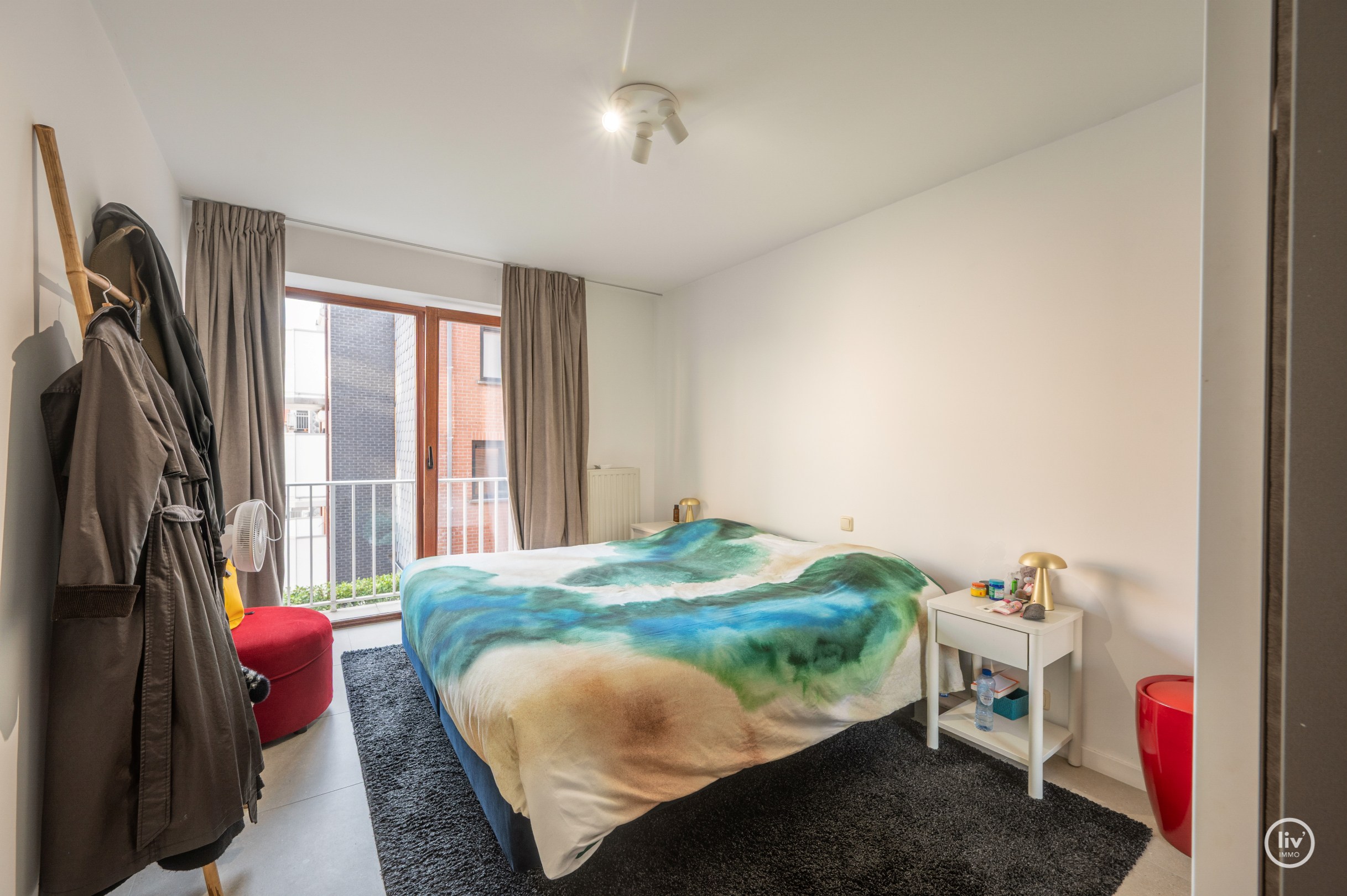 Uiterst lichtvol appartement met twee slaapkamers op het Alfred Verweeplein. 