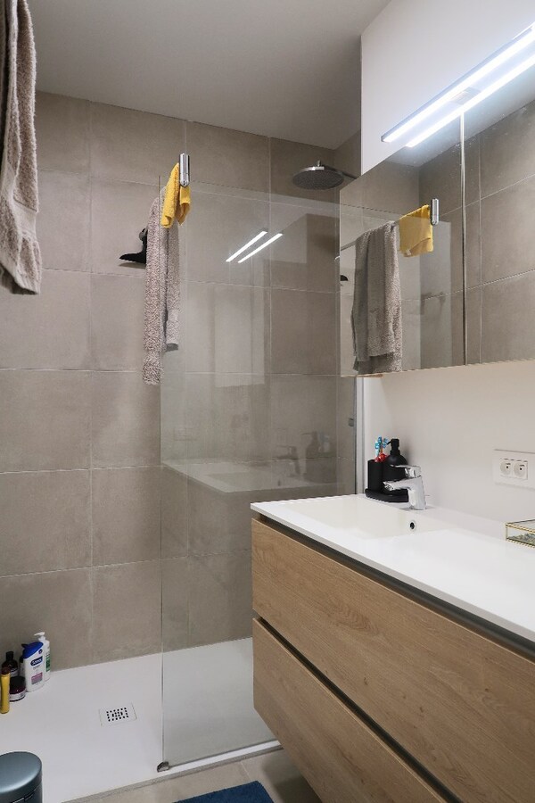 Nieuwbouwappartement met garagebox 