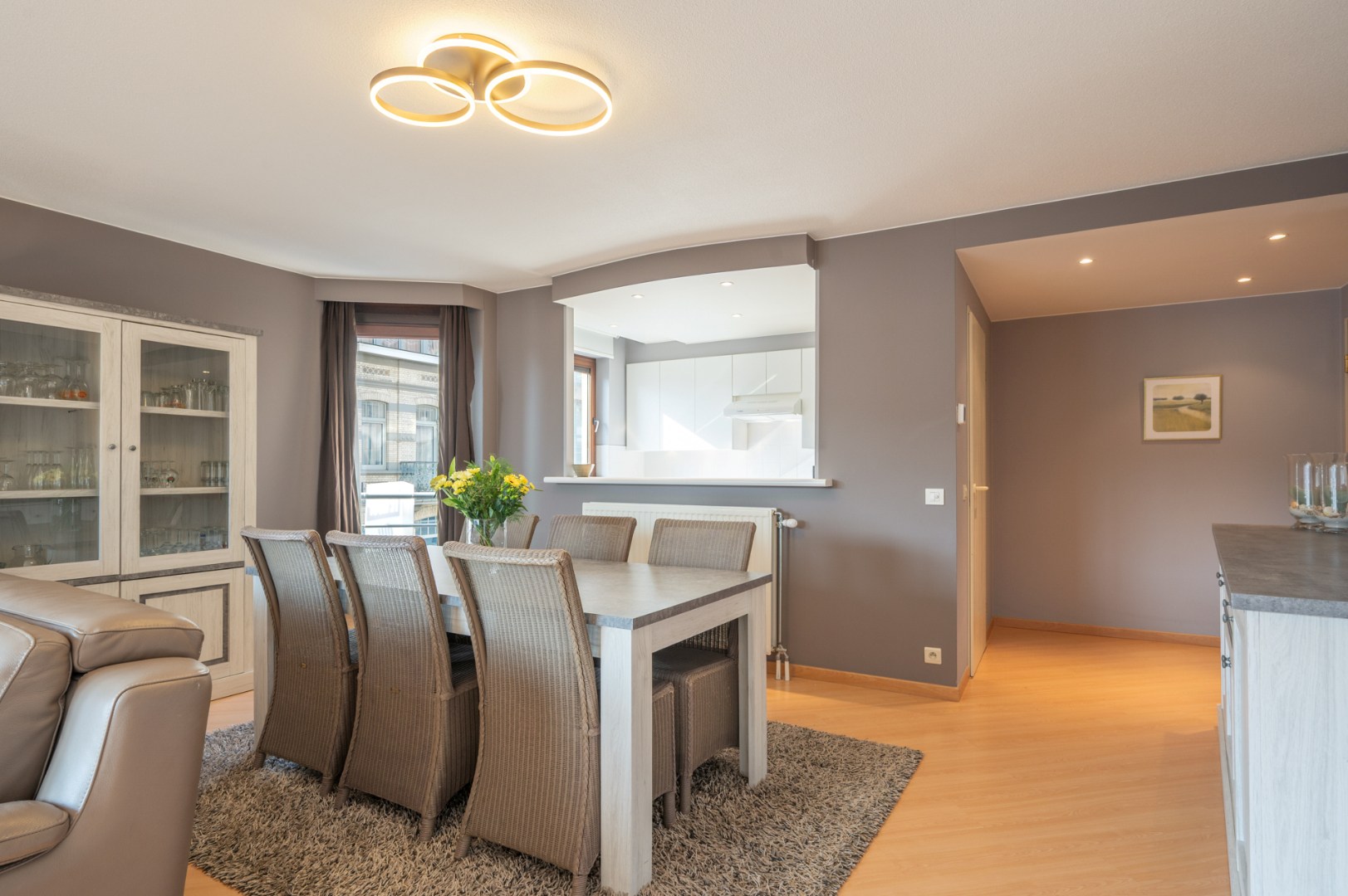 Uiterst ruim appartement met 3 slaapkamers en 2 badkamers 