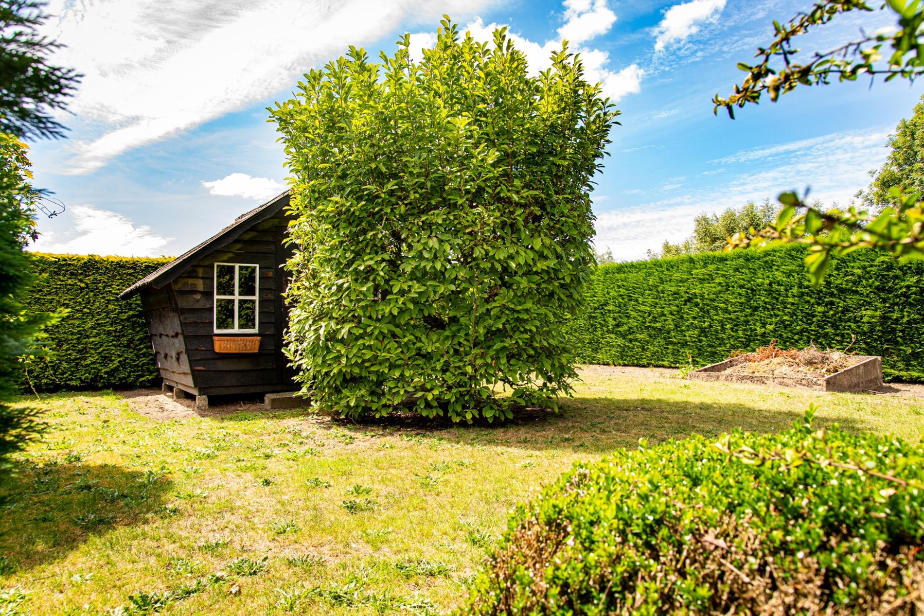 Te renoveren woning met  3 slpks  rustig gelegen te Aalter 