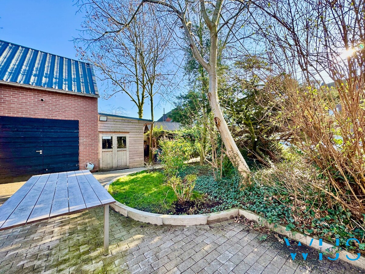 Instapklaar &amp; energiezuinig woonhuis met LOODS te Kluizen ! 